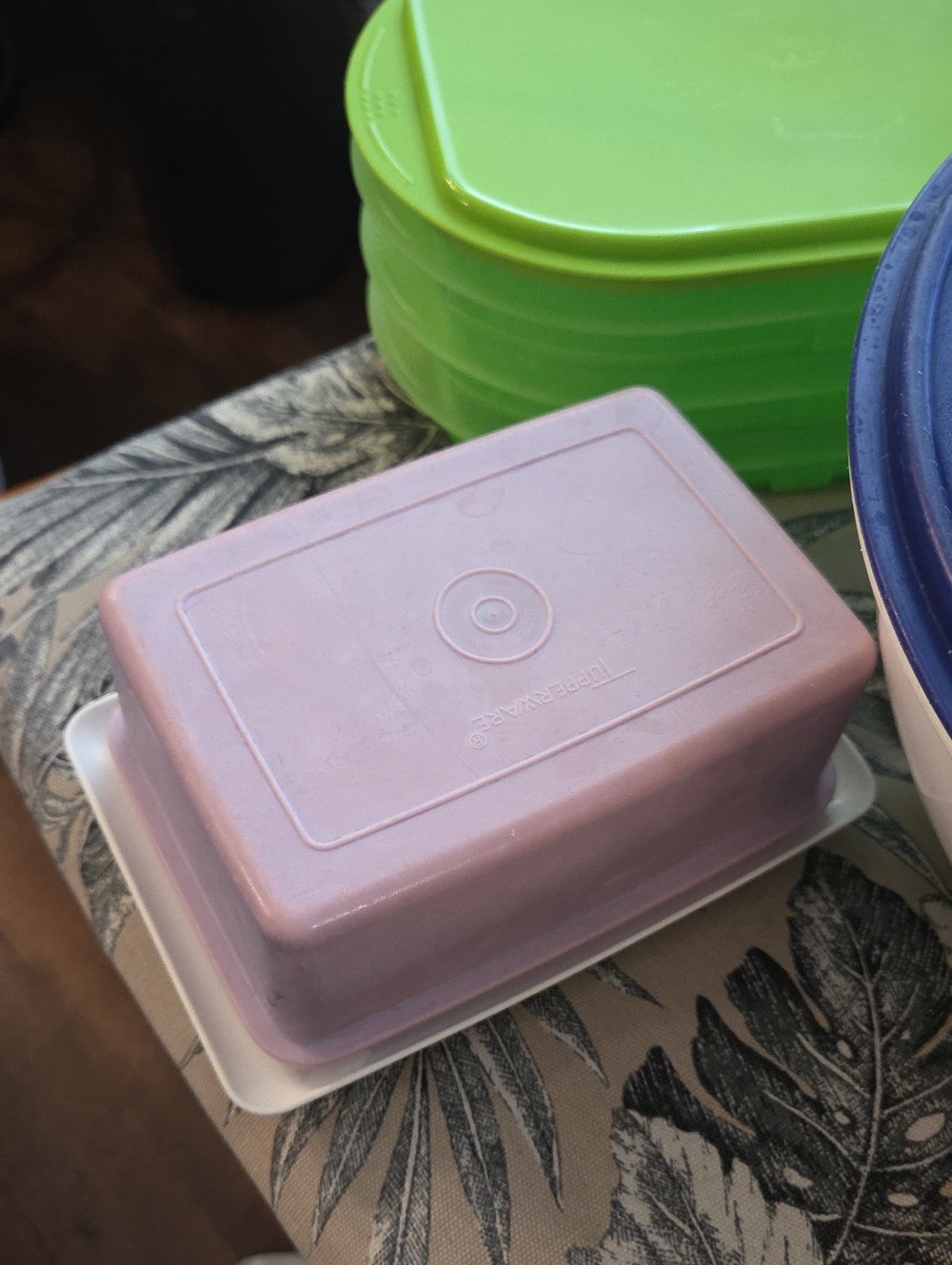 Tupperware Lot - Picture 4 of 5
